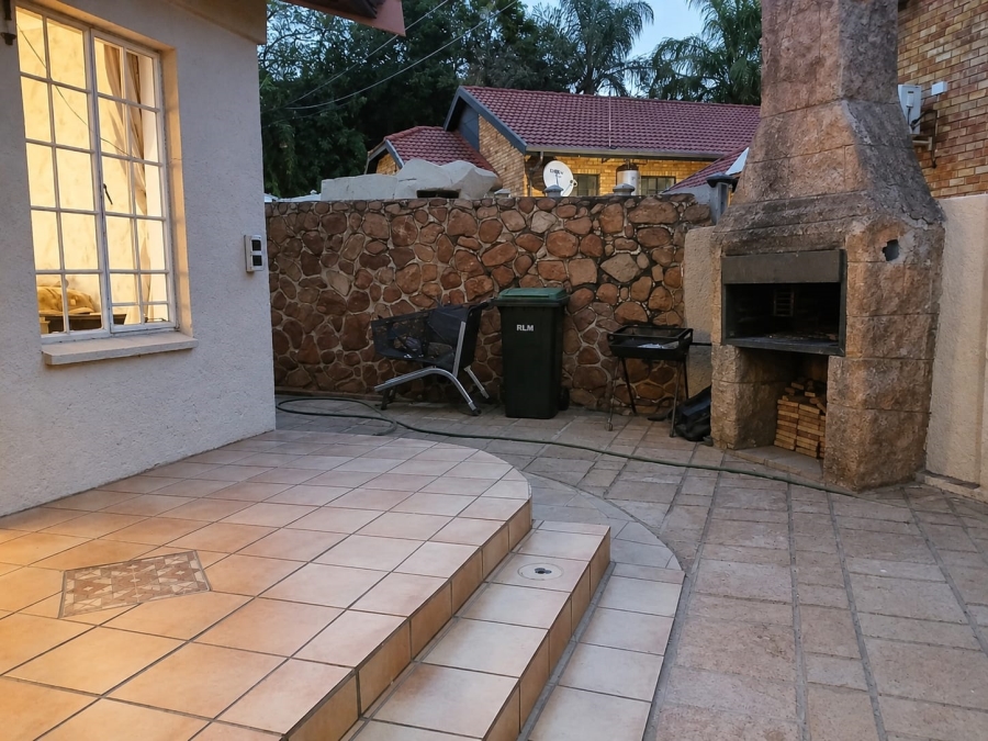 3 Bedroom Property for Sale in Safari Gardens North West